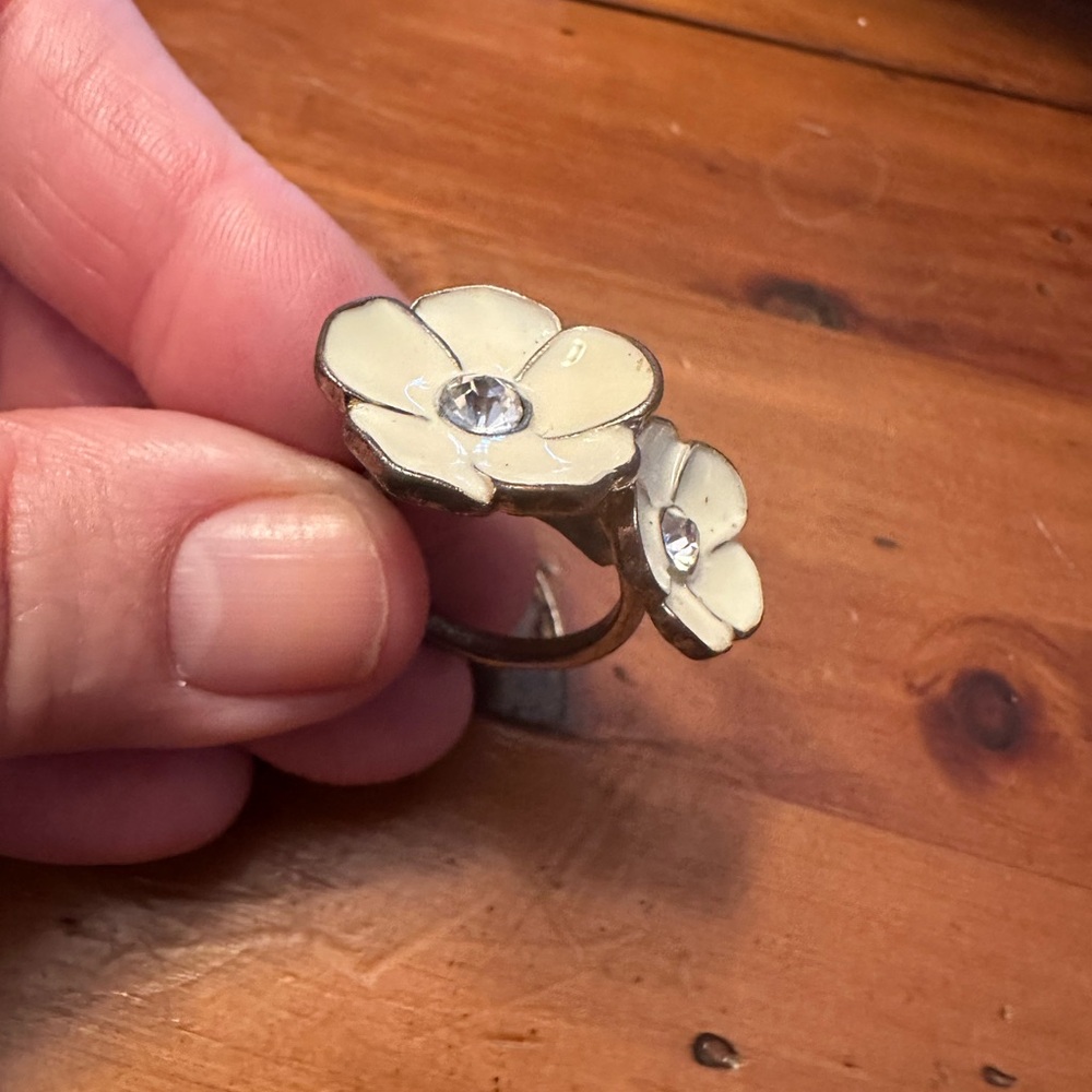 GRANDMAS JEWELRY. Approx Size 7. MUST BE BUNDLED